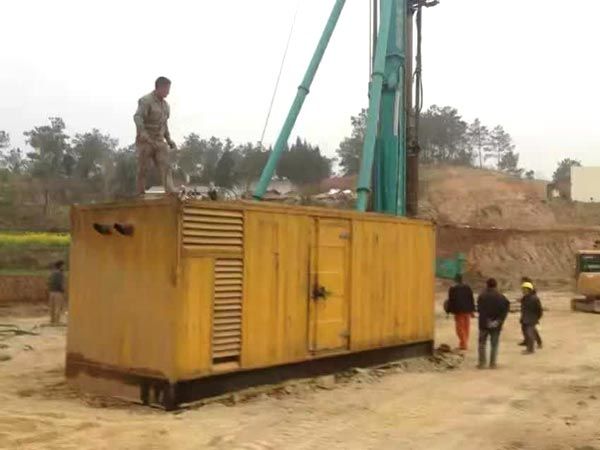 红山街道如何判断水冷式机油散热器密封件是否需要更换？