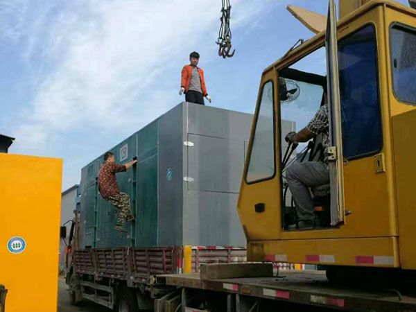 红山街道更换水冷式机油散热器密封件的操作流程是怎样的？